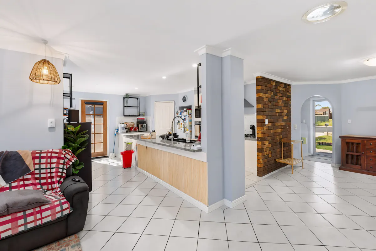 14 Crampton Avenue — photo 4 of 27