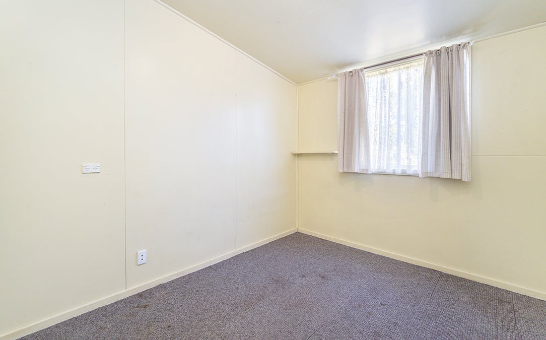 58 Bree Road, Hamilton, VIC, 3300 - Image 8