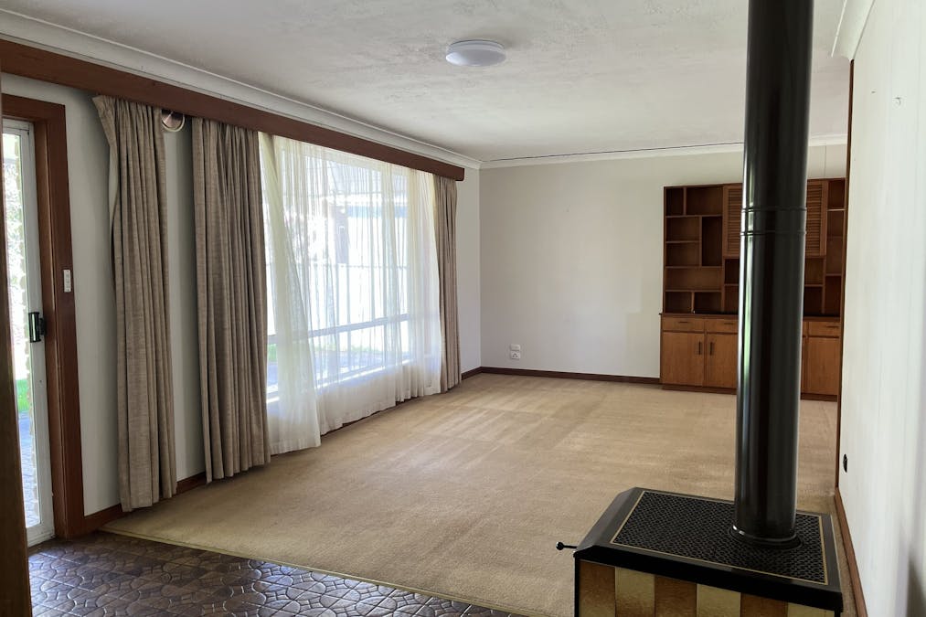 56 Gordon Street, Naracoorte, SA, 5271 - Image 2