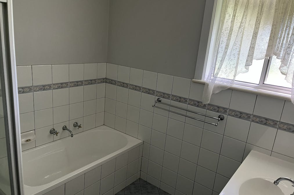 56 Gordon Street, Naracoorte, SA, 5271 - Image 11