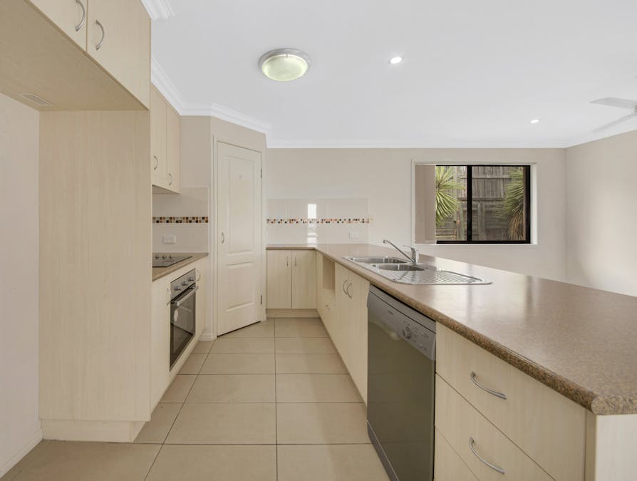 32 Liriope Drive, Kirkwood, QLD, 4680 - Image 2