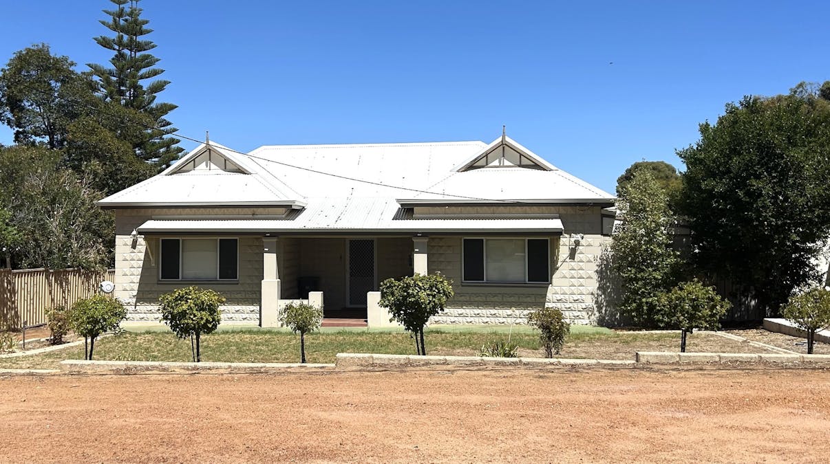9 Falcon Street, Narrogin, WA, 6312 - Image 1