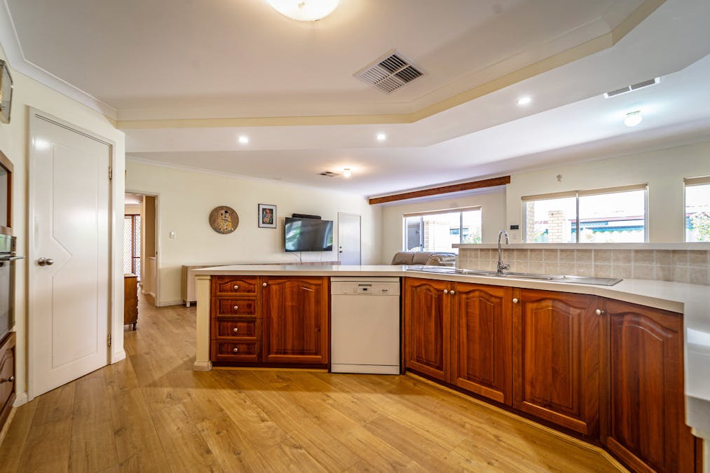 24 Chesapeake Parade, Port Kennedy, WA, 6172 - Image 14