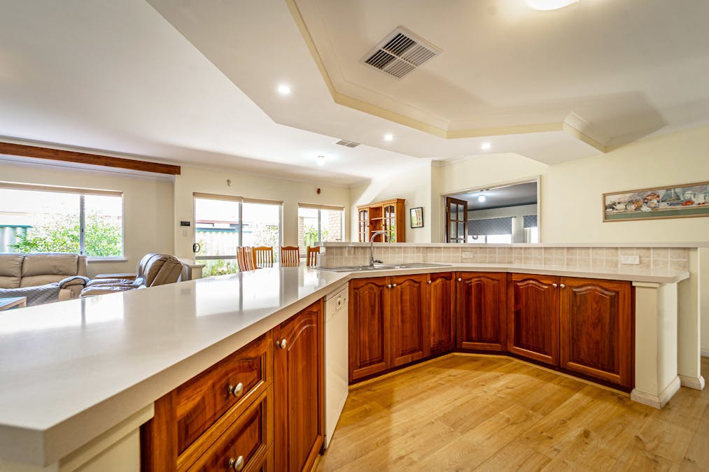 24 Chesapeake Parade, Port Kennedy, WA, 6172 - Image 15