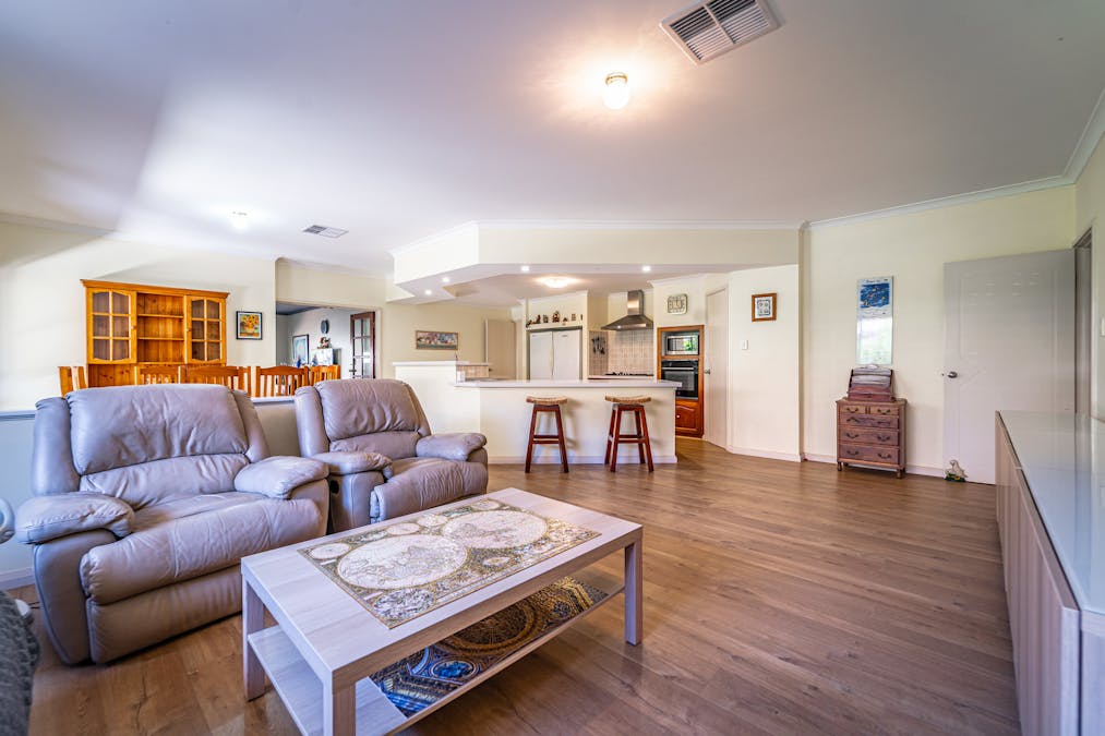 24 Chesapeake Parade, Port Kennedy, WA, 6172 - Image 16