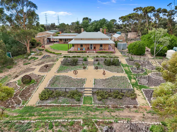 226 Avoca Dell Drive, Murray Bridge East, SA, 5253 - Image 1