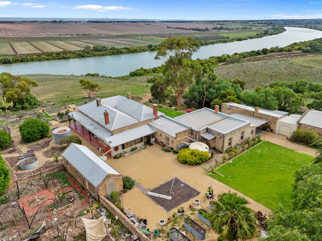 226 Avoca Dell Drive — photo from Elders Real Estate Murraylands