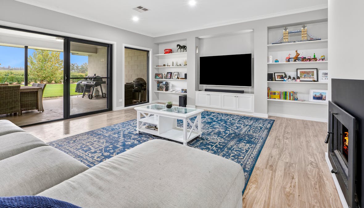 386 Chowilla Street, Renmark, SA, 5341 - Image 9