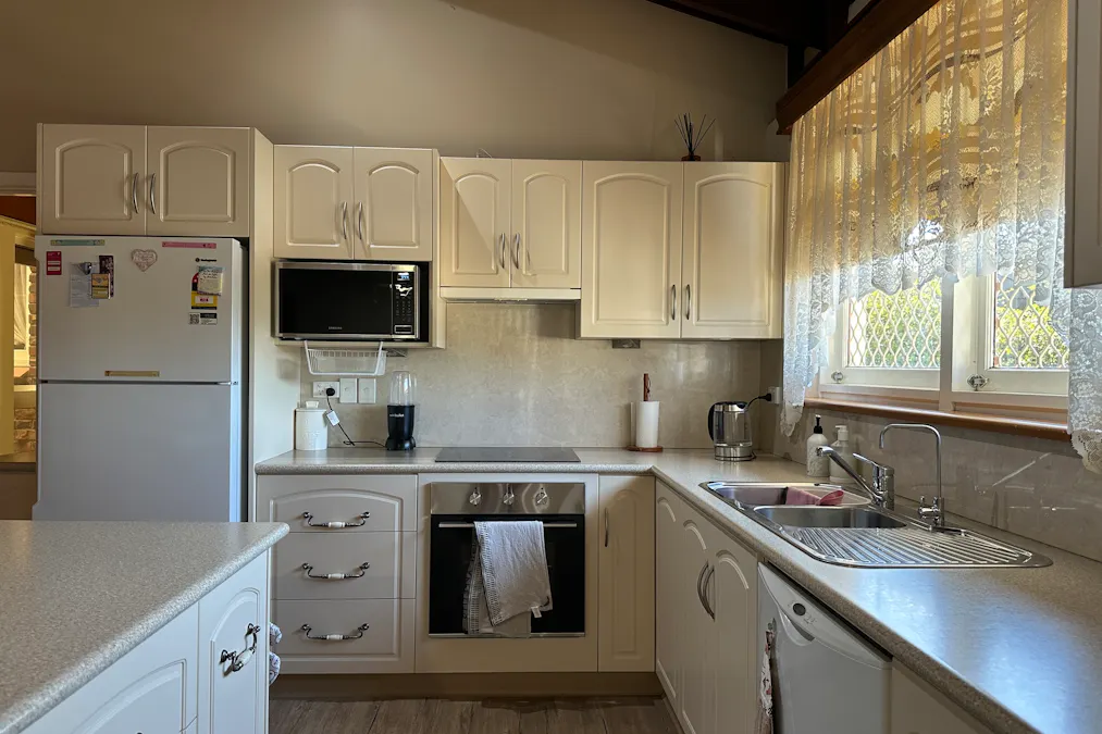 25 Golf Links Road, Katanning, WA, 6317 - Image 6