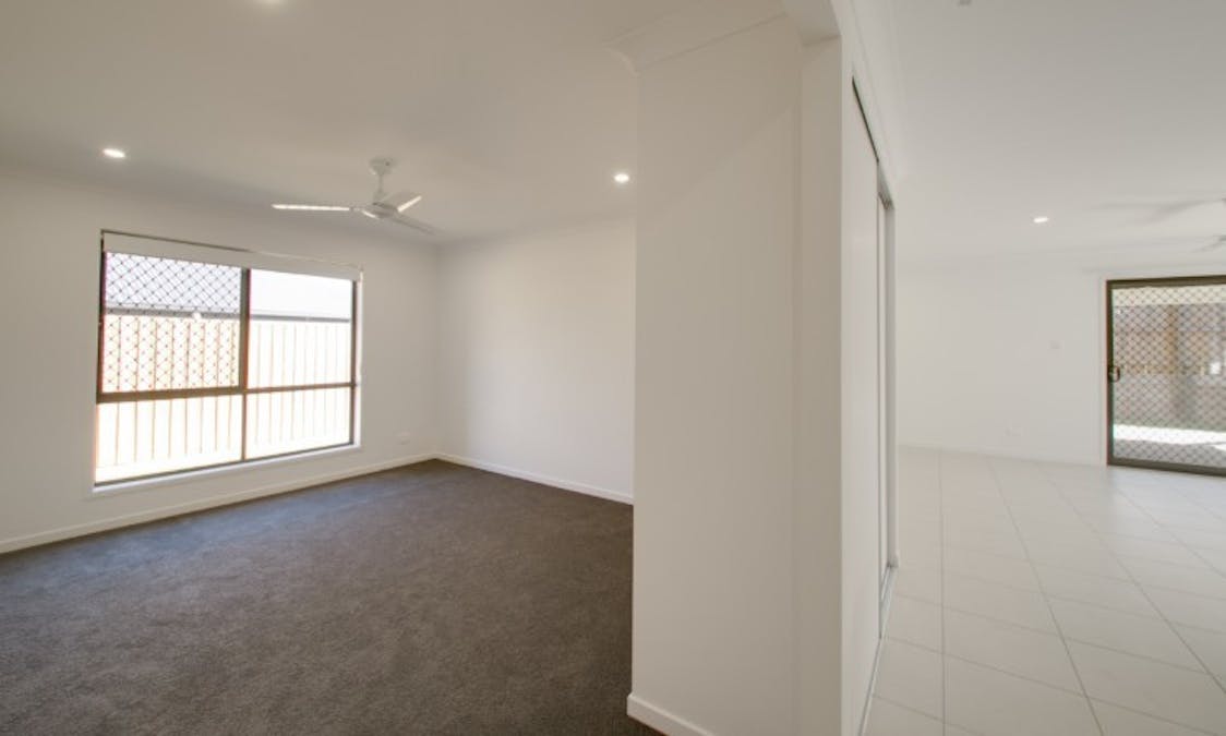 23 Wallace Street, Walloon, QLD, 4306 - Image 6