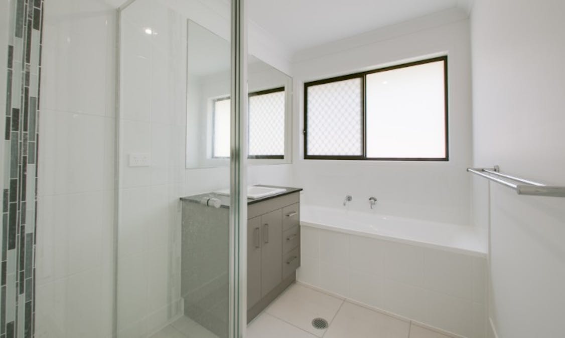 23 Wallace Street, Walloon, QLD, 4306 - Image 12