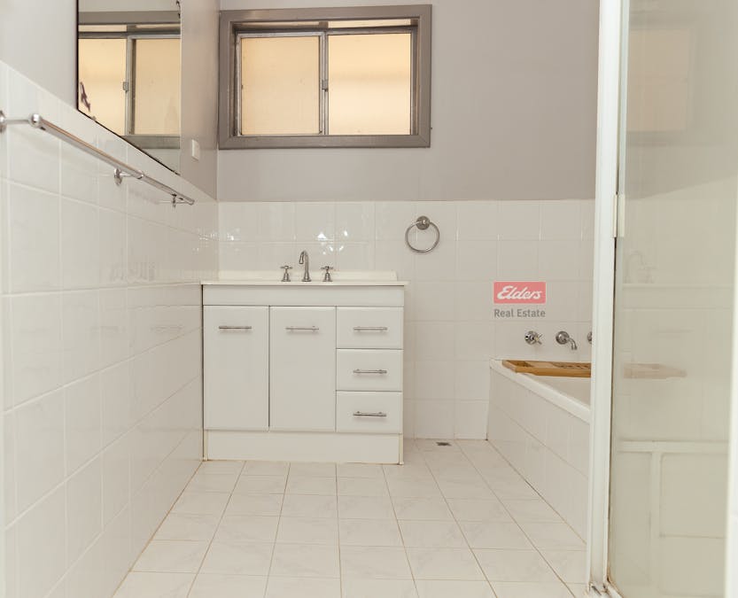 16 Pioneers Road, Merredin, WA, 6415 - Image 3