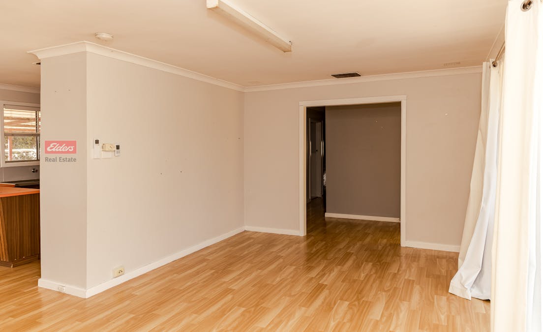 16 Pioneers Road, Merredin, WA, 6415 - Image 9