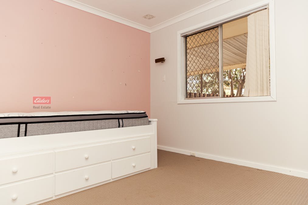 16 Pioneers Road, Merredin, WA, 6415 - Image 12