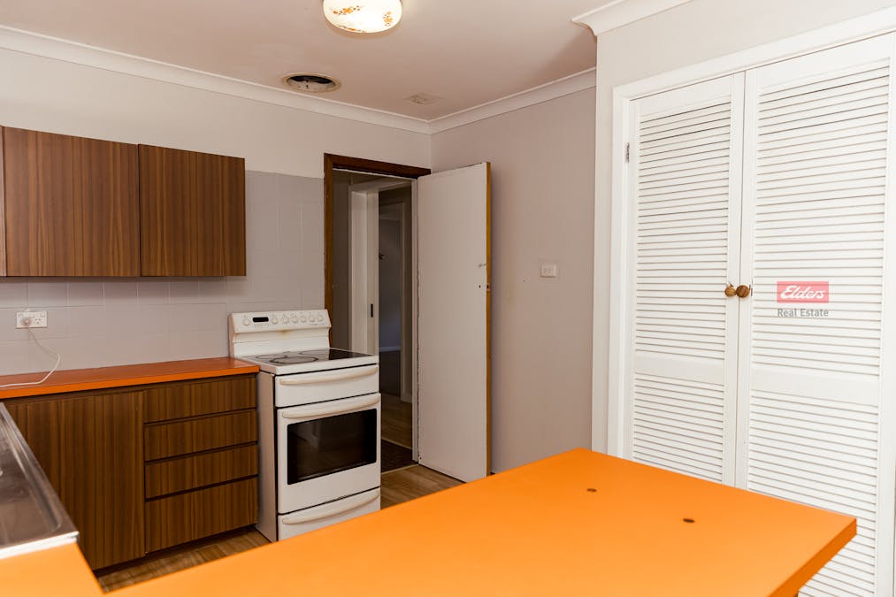 16 Pioneers Road, Merredin, WA, 6415 - Image 5