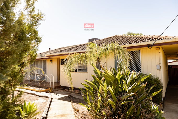 16 Pioneers Road, Merredin, WA, 6415 - Image 1