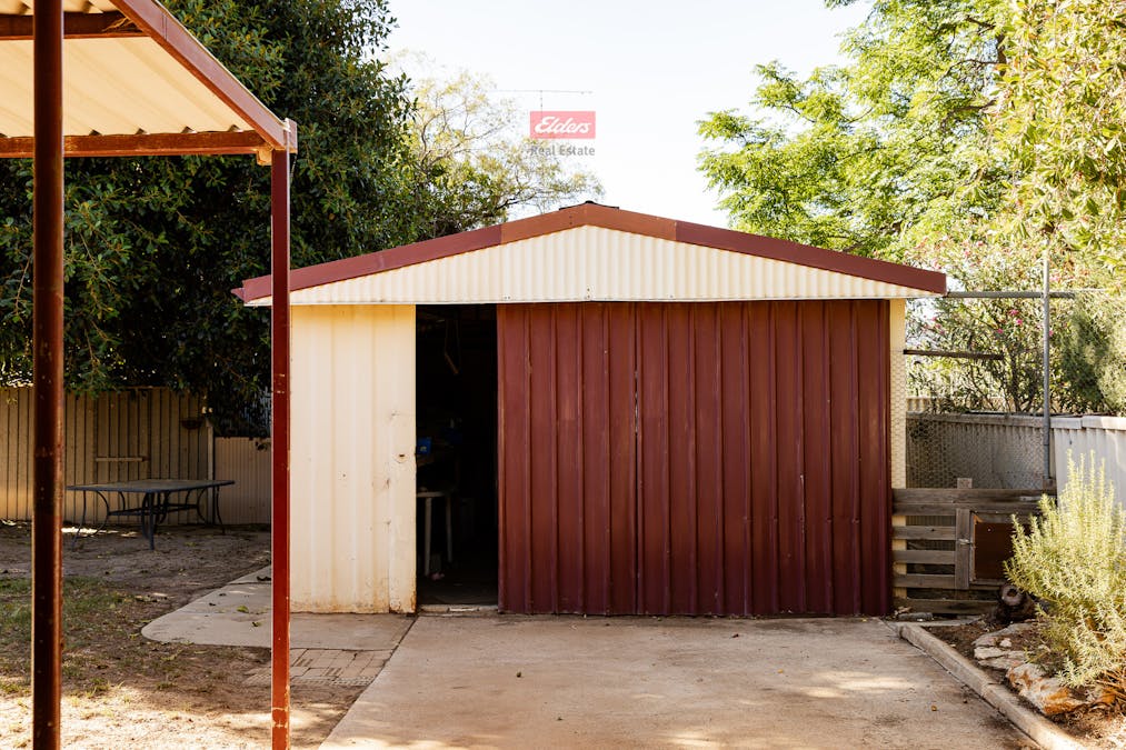 16 Pioneers Road, Merredin, WA, 6415 - Image 18