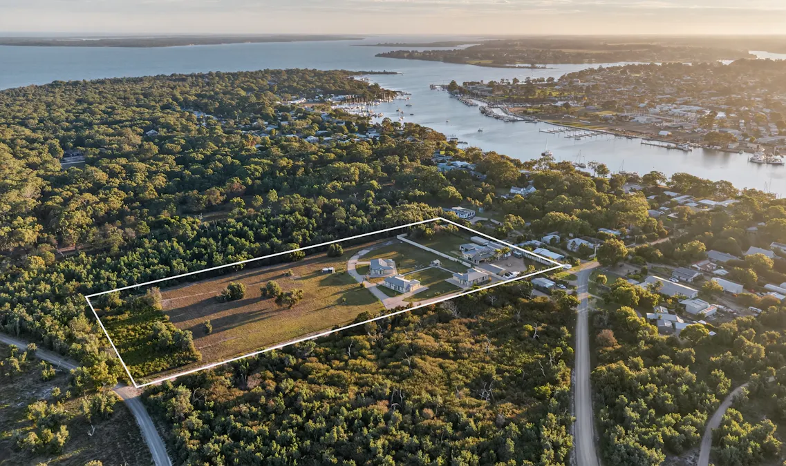 27 Gravelly Point Road, Raymond Island, VIC, 3880 - Image 2