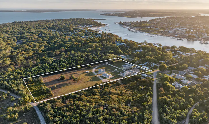 27 Gravelly Point Road, Raymond Island, VIC, 3880 - Image 1