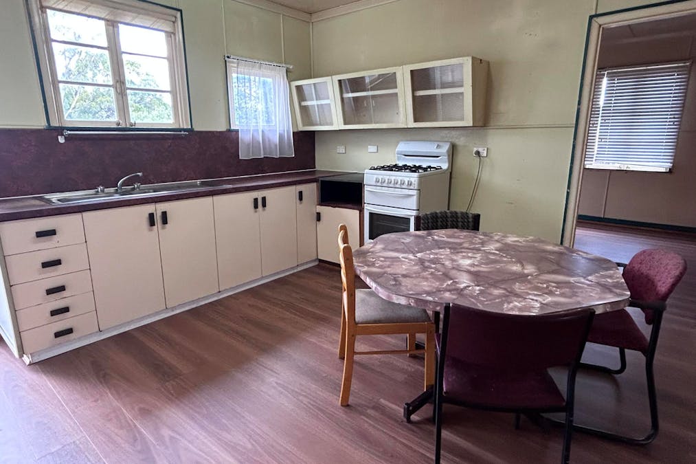 13 Nearhos Street, Dalby, QLD, 4405 - Image 4