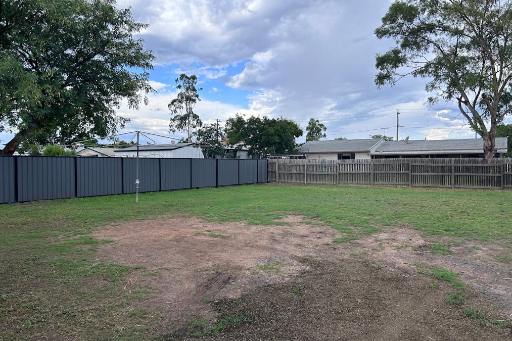 13 Nearhos Street, Dalby, QLD, 4405 - Image 12