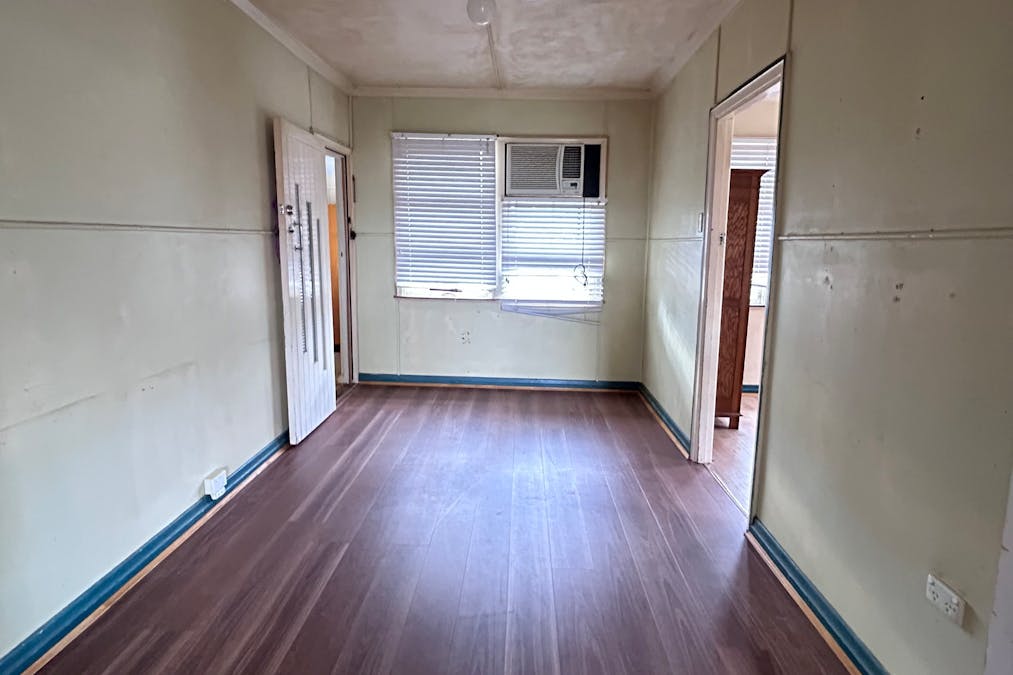 13 Nearhos Street, Dalby, QLD, 4405 - Image 2