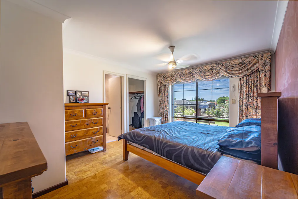 9 Barbrook Way, Warnbro, WA, 6169 - Image 5