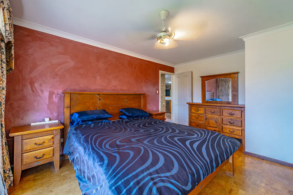 9 Barbrook Way, Warnbro, WA, 6169 - Image 4