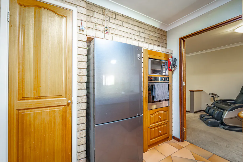 9 Barbrook Way, Warnbro, WA, 6169 - Image 9