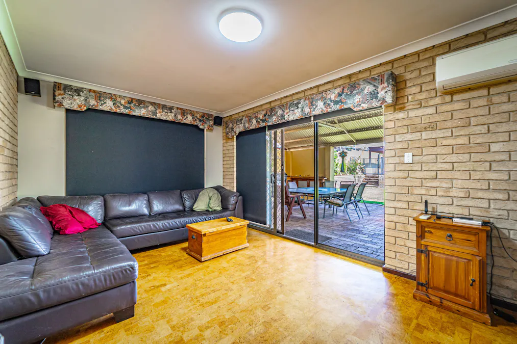 9 Barbrook Way, Warnbro, WA, 6169 - Image 13