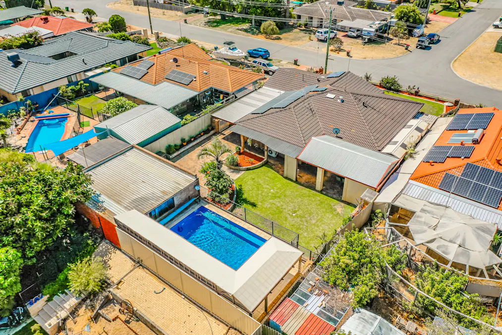 9 Barbrook Way, Warnbro, WA, 6169 - Image 2