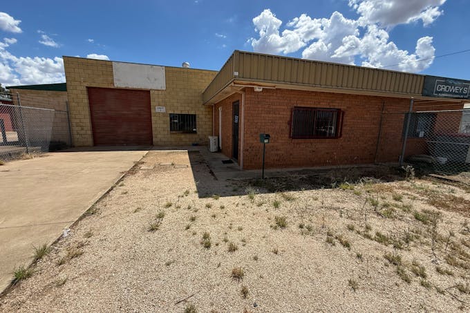 1/74-78 Station Street, Parkes, NSW, 2870 - Image 1