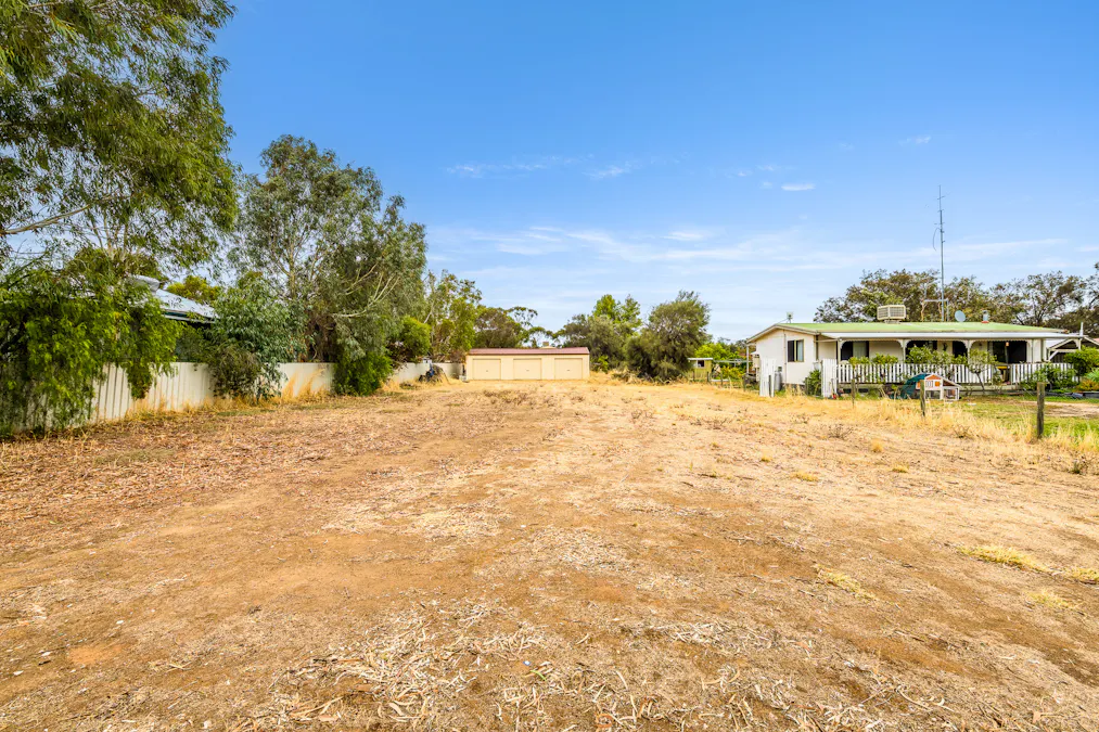 17 Milhinch Street, Muluckine, WA, 6401 - Image 5