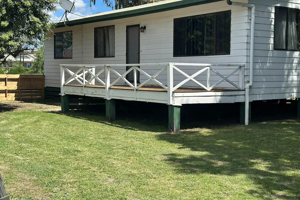 9 Wills Place, Dalby, QLD, 4405 - Image 2