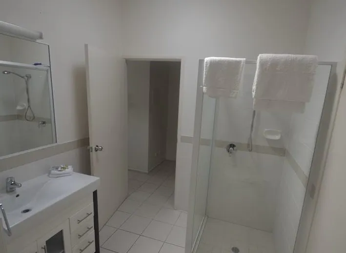 4/170 Auckland Street, Gladstone Central, QLD, 4680 - Image 6