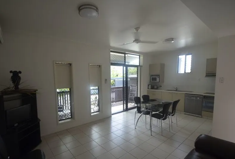 4/170 Auckland Street, Gladstone Central, QLD, 4680 - Image 4