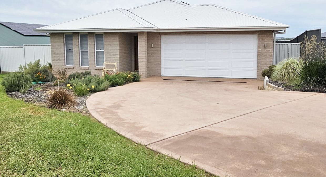 19 Fjord Court, Dubbo, NSW, 2830 - Image 1