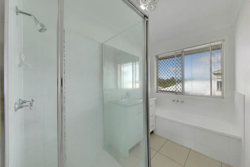 8 Namadgi Terrace, New Auckland, QLD, 4680 - Image 11