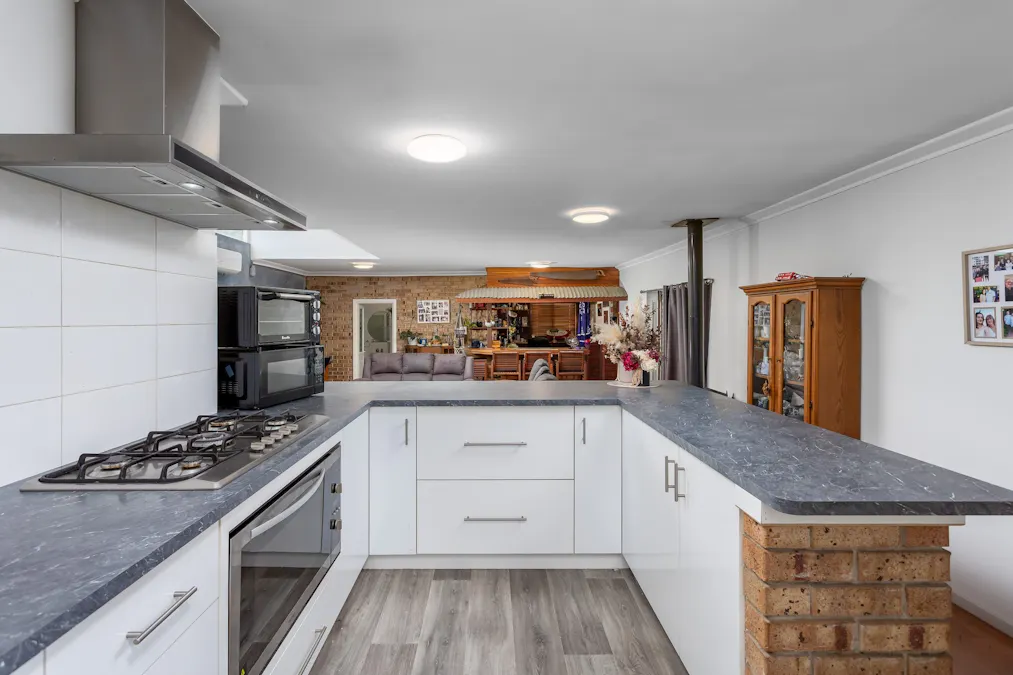 10 Wickham Way, Australind, WA, 6233 - Image 3