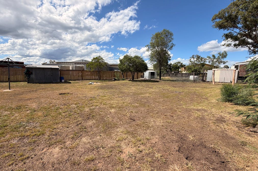 3 McQueen Street, Dalby, QLD, 4405 - Image 11