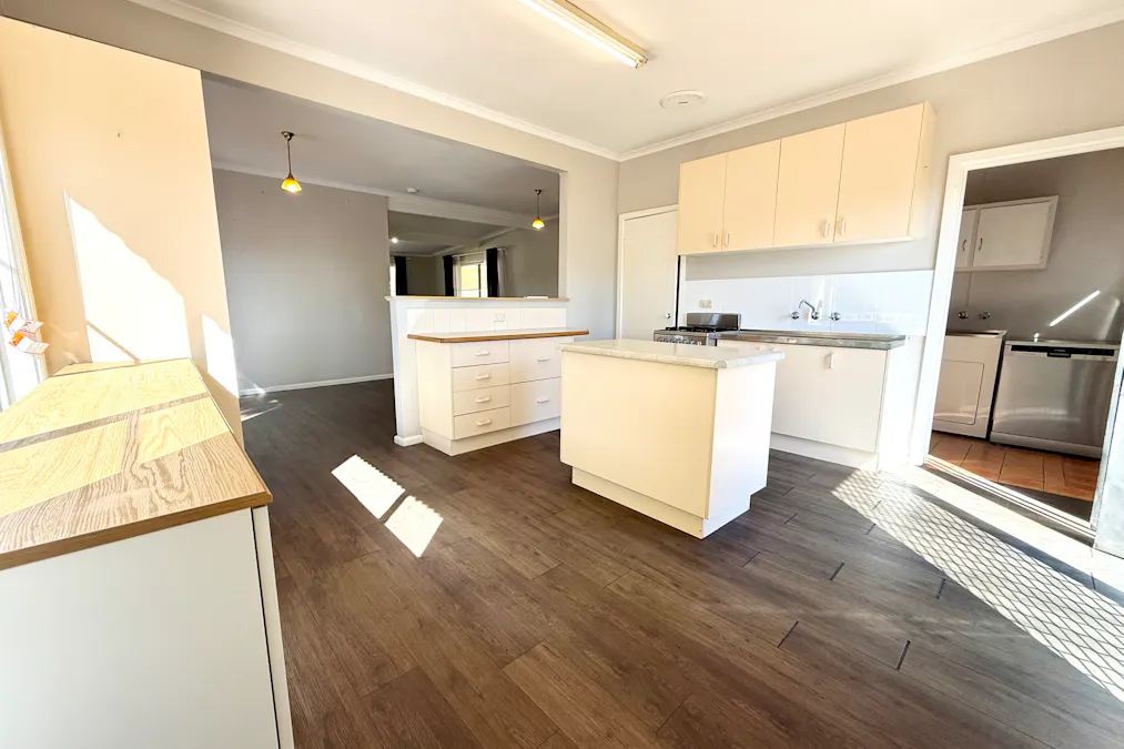 33 Lorking Street, Parkes, NSW, 2870 - Image 7