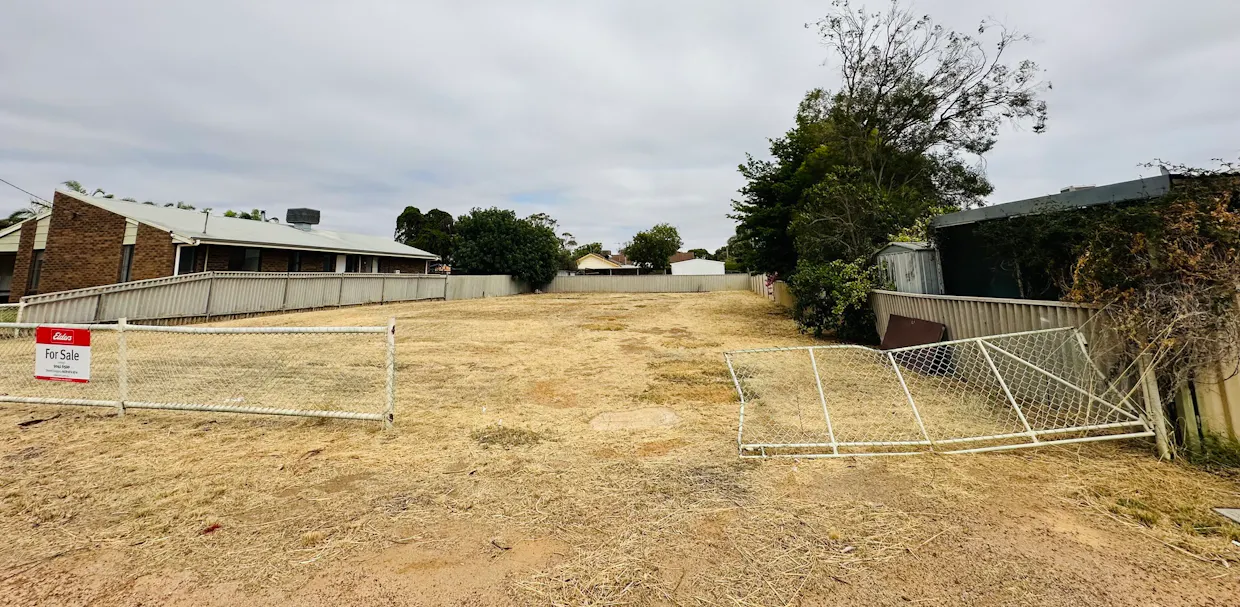 16 Solomon Street, Merredin, WA, 6415 - Image 6