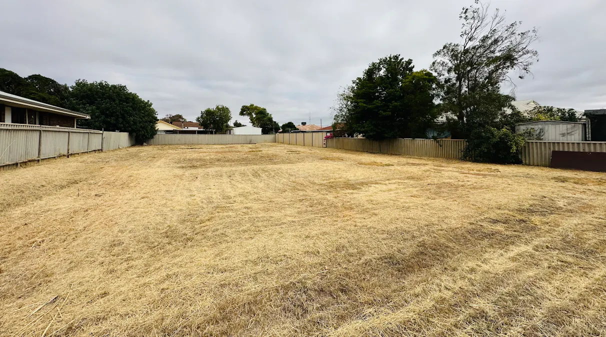 16 Solomon Street, Merredin, WA, 6415 - Image 5