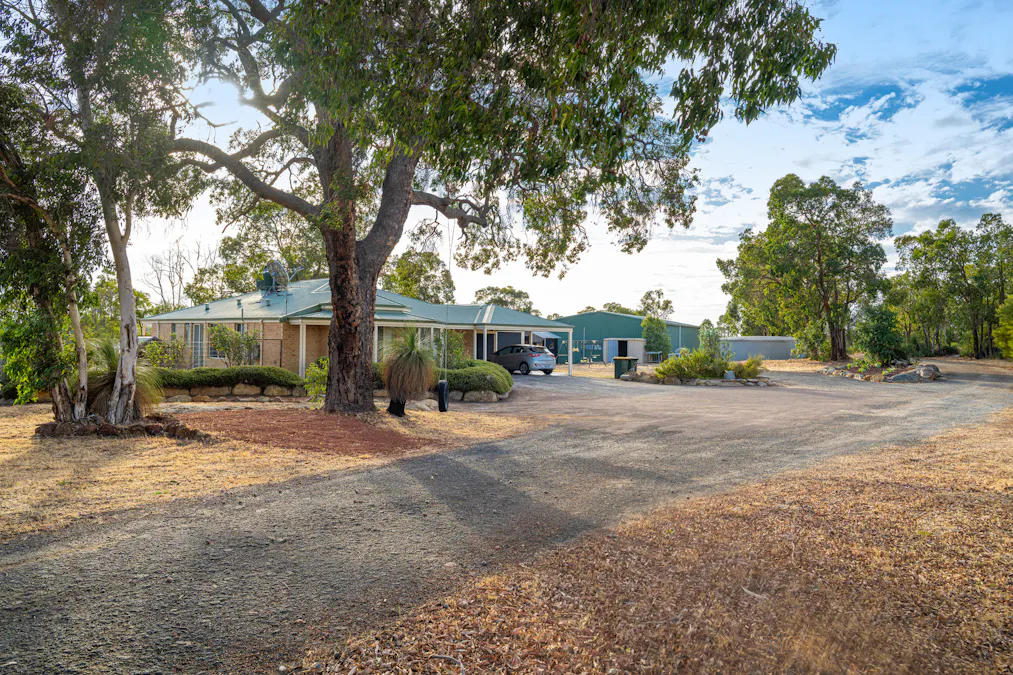 363 Meadowbrook Ramble, Bullsbrook, WA, 6084 - Image 32