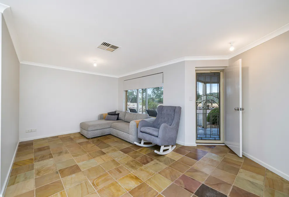 363 Meadowbrook Ramble, Bullsbrook, WA, 6084 - Image 12