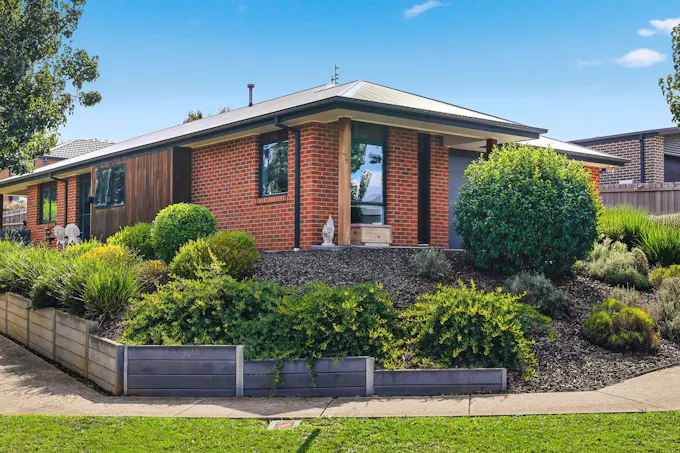 19 Willow Grove, Leongatha, VIC, 3953 - Image 1