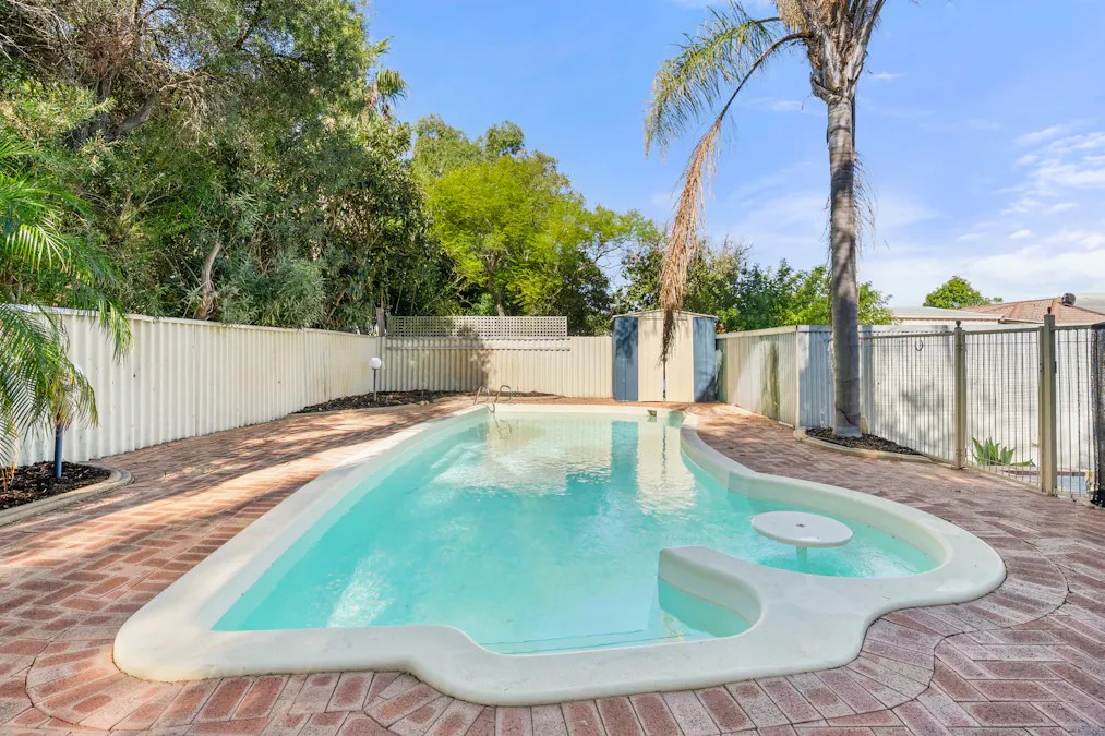 7 Lynda Crescent, Cooloongup, WA, 6168 - Image 2