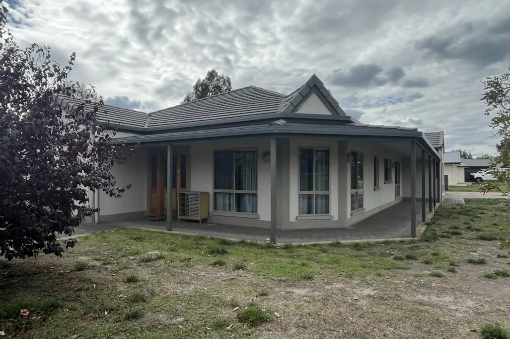 21 Fordham Avenue, Naracoorte, SA, 5271 - Image 1