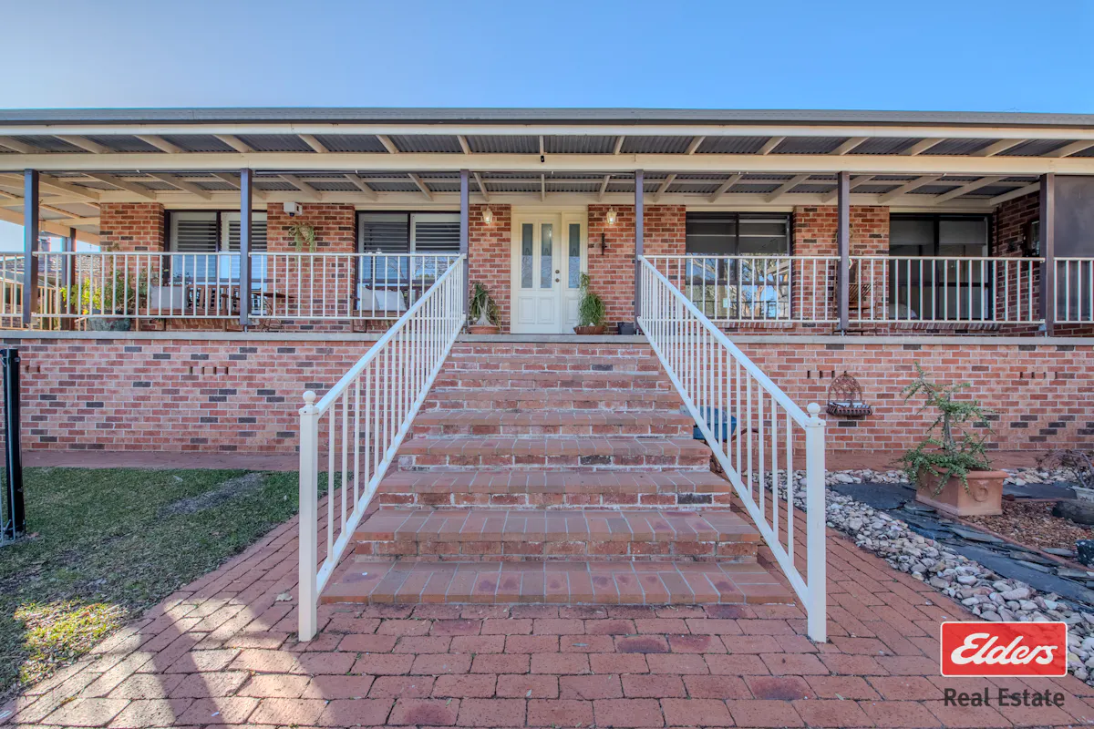 70 Brisbane Street — photo 2 of 22