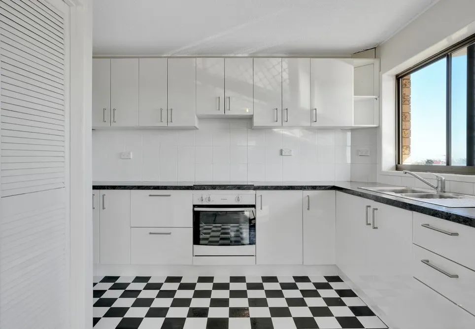 7/7 Kent Street, West Gladstone, QLD, 4680 - Image 3